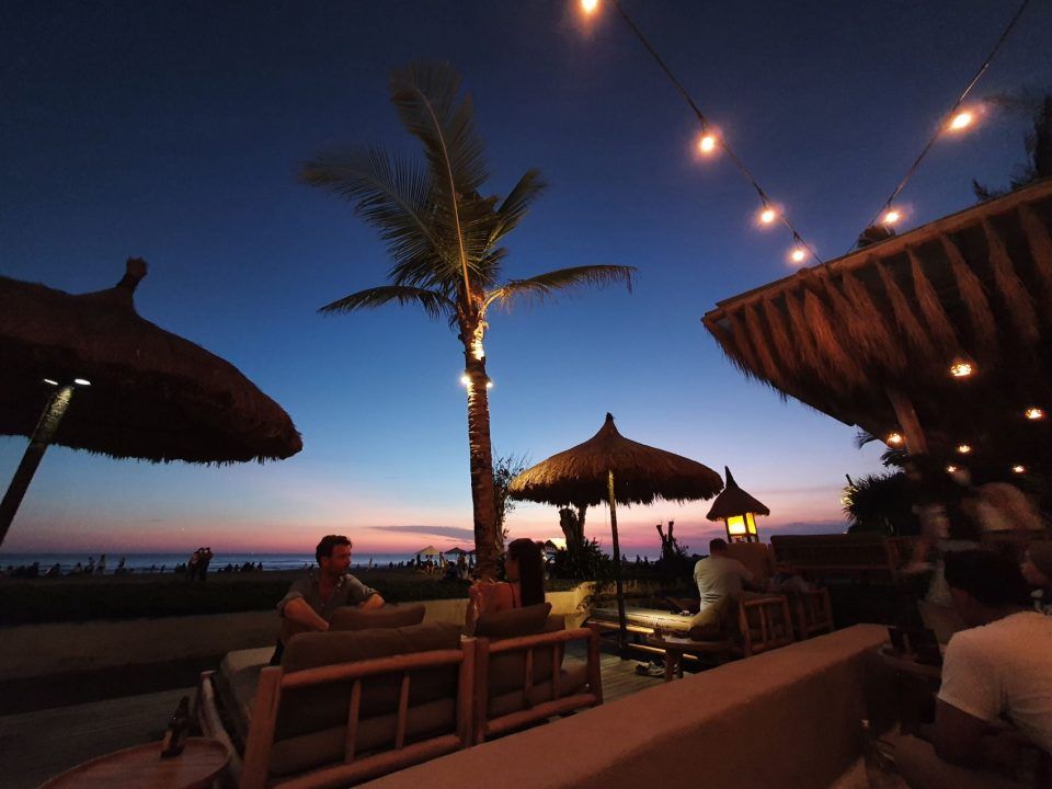 Mano Beach Club at Night